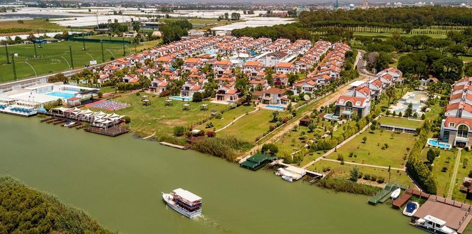 Fun&Sun River Villas With Amazing Landscape 5+1 贝莱克 外观 照片
